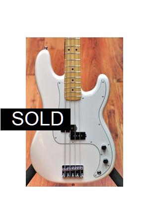Fender American Standard Precison Artic White Fender American Standard Precison Artic White